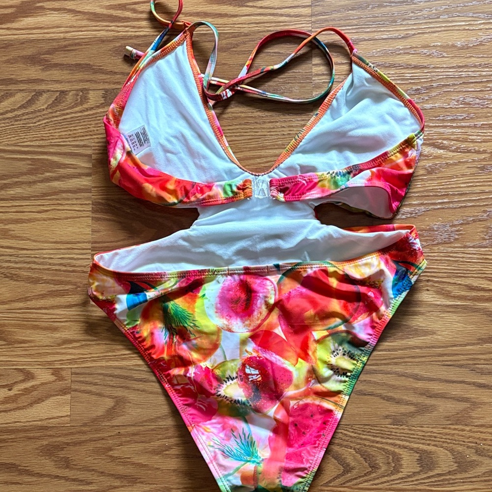 Prettylittlething Multicolor Abstract Swimsuit View 5